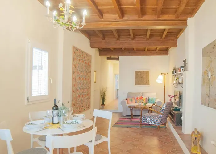 Cozy Macci Flat 4 People Near Santa Croce Square